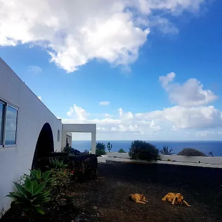 Beautiful Self Contained Studio By The Sea *