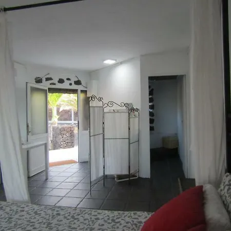 Beautiful Self Contained Studio By The Sea * Frontera