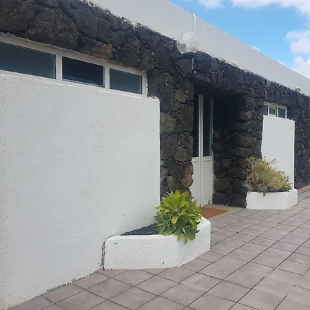 Beautiful Self Contained Studio By The Sea Apartment