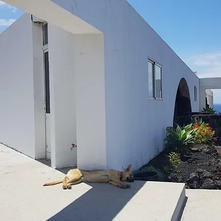 Beautiful Self Contained Studio By The Sea *