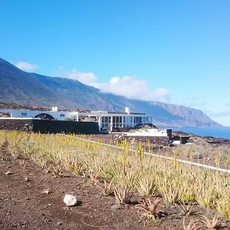 Beautiful Self Contained Studio By The Sea Apartment